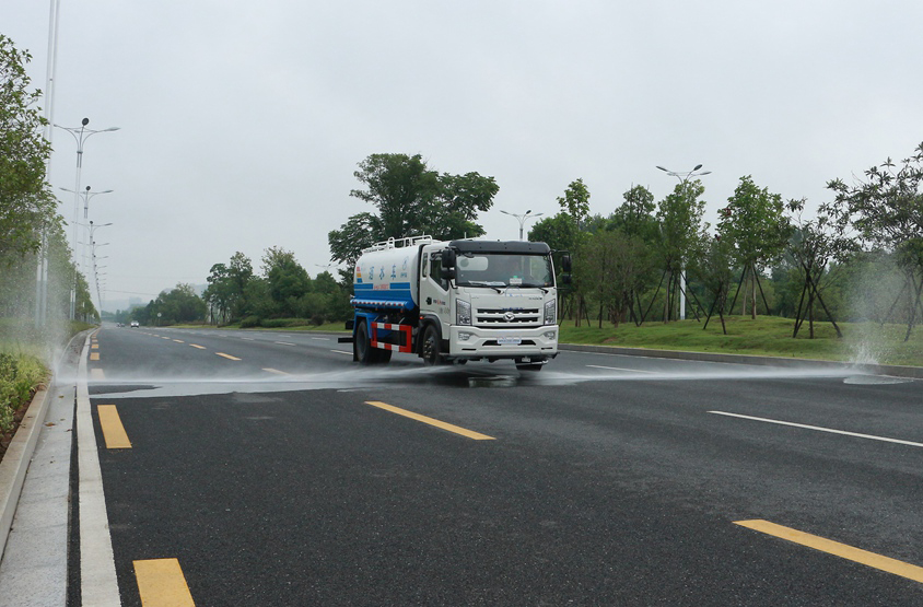 電動(dòng)垃圾車(chē)（裝桶電動(dòng)保潔車(chē)）前沖功能演示